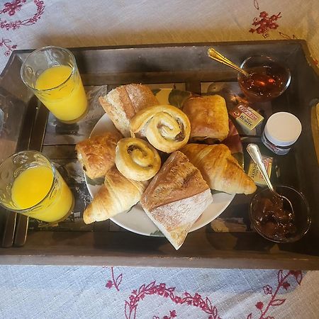 Bed and Breakfast Le Nid Des Cerfs Essert-Romand Esterno foto