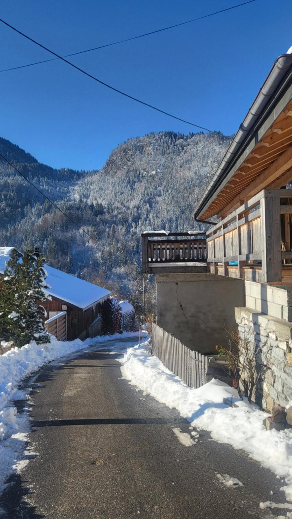 Bed and Breakfast Le Nid Des Cerfs Essert-Romand Esterno foto
